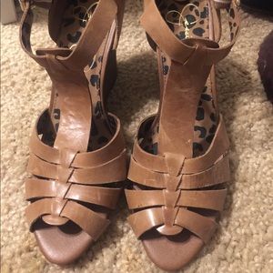 Jessica Simpson Tan Wedges